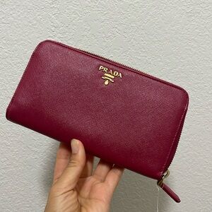 Prada Women’s Classic Saffiano Leather Wallet